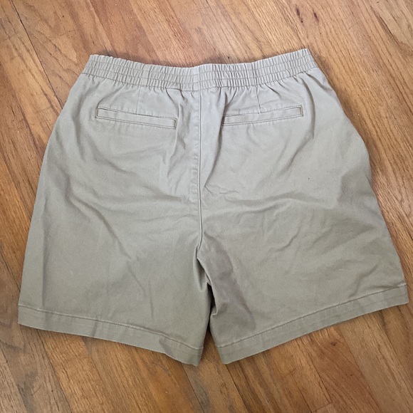 Pair of Lands’ End Mid-Rise Shorts/Size 8 - Picture 5 of 12